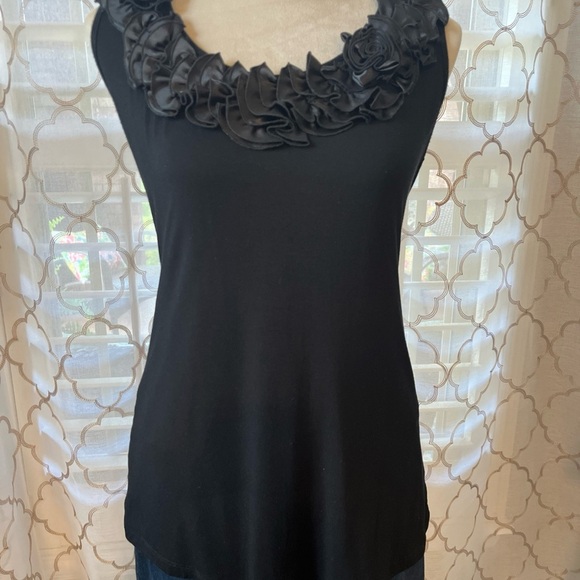 JW Black Tank with ruffle scoop neckline Size Small - Picture 1 of 8